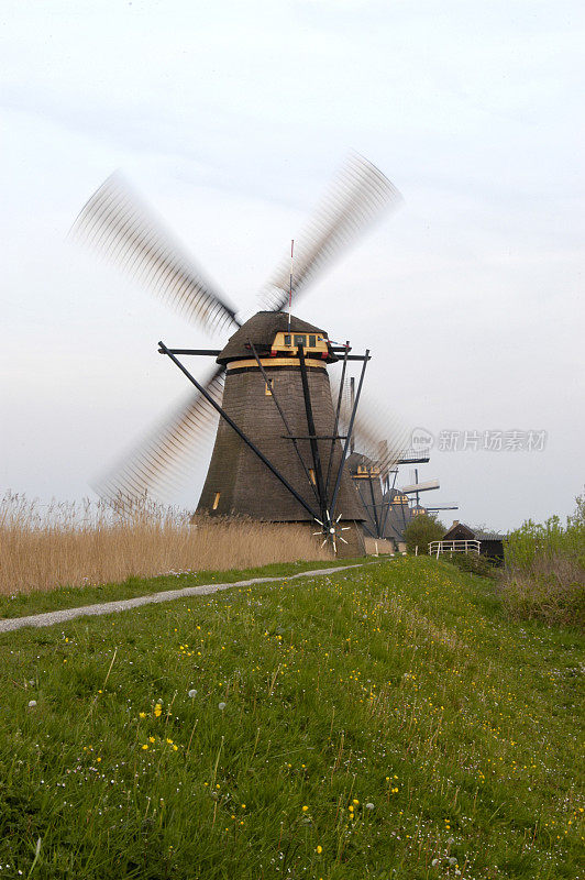荷兰风车有移动的帆