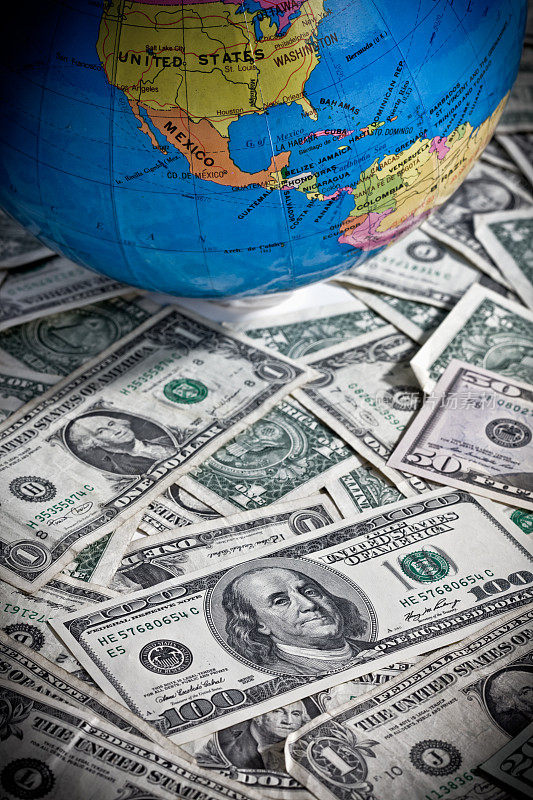美元的地理全球:全球金融人格化