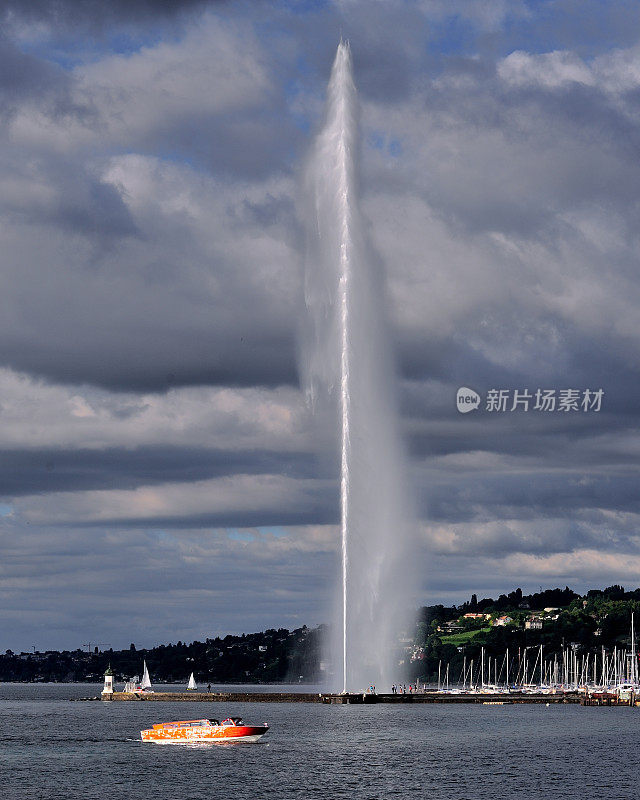 日内瓦湖上的大喷泉和游艇02