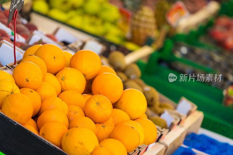 意大利街头市场的水果和蔬菜
