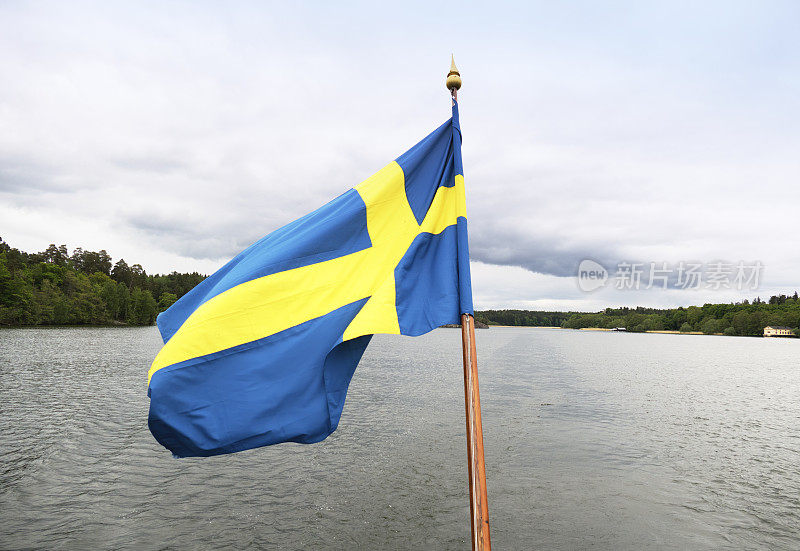 在瑞典斯德哥尔摩的梅拉伦湖上航行