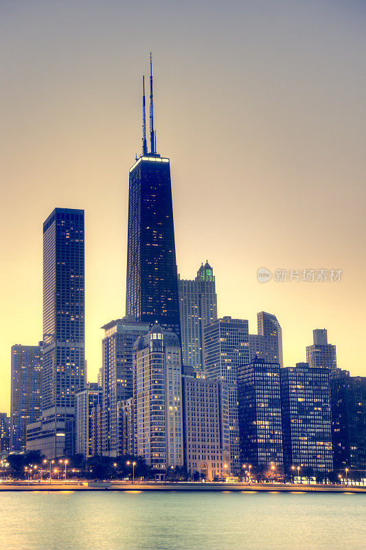 黎明时分芝加哥的地平线