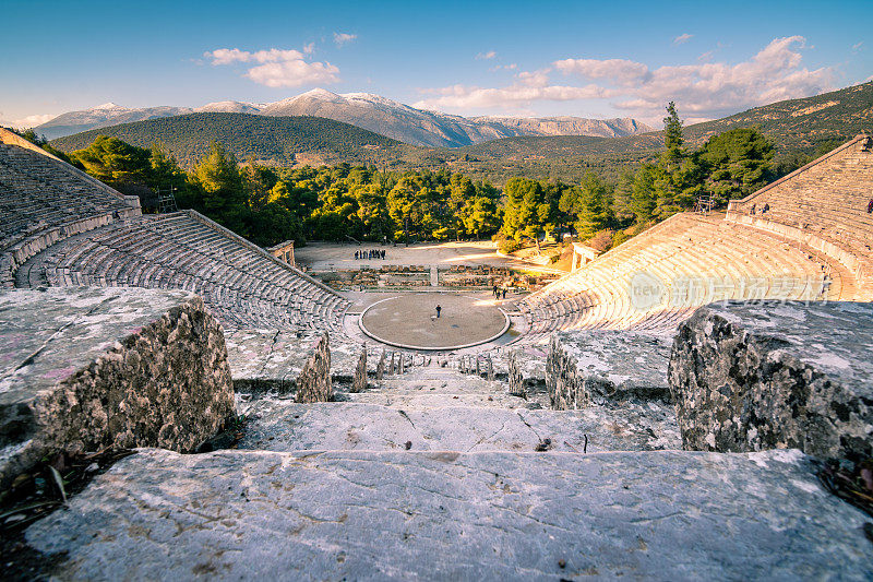 希腊伯罗奔尼撒半岛阿戈利达地区的埃皮达鲁斯(或'埃皮达夫罗斯')古老剧院。