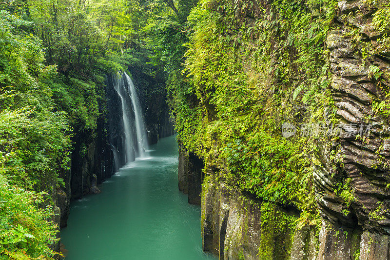 日本九州宫崎骏的高知峰峡谷和瀑布