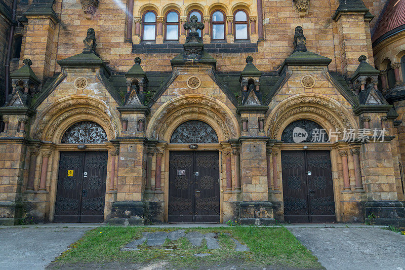 位于德累斯顿的加尼松教堂(Garnisonkirche)看起来像一座中世纪童话般的城堡