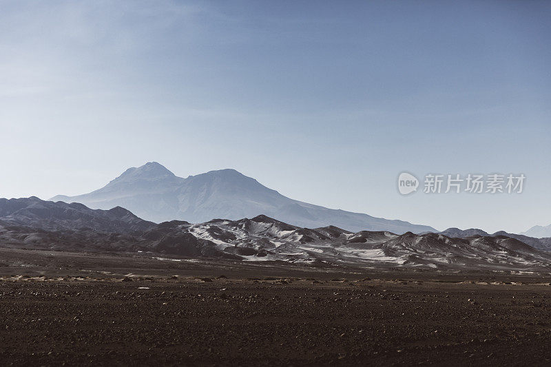 风景优美的火山景观在阿塔卡马沙漠