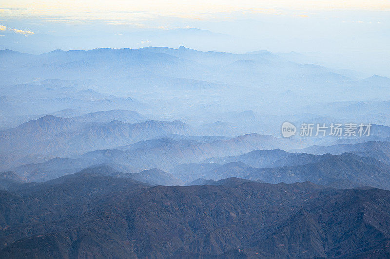 从空中俯瞰墨西哥的云雾风景