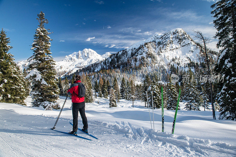 高级男子越野滑雪在奥地利和意大利，欧洲