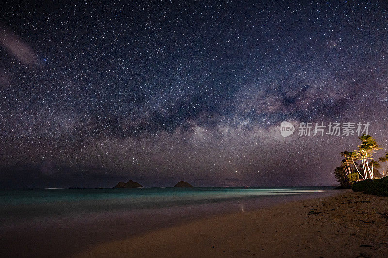 热带海岸线夜景