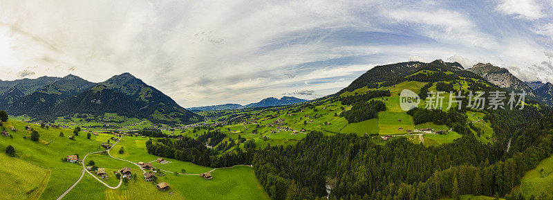 位于瑞士坎德尔谷的瑞士阿尔卑斯山