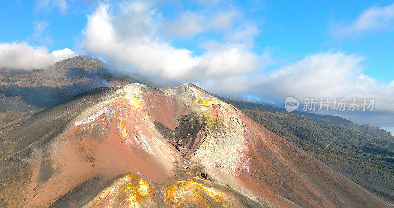 康伯雷维哈火山正式喷发7个月后的“塔乔盖特火山”鸟瞰图