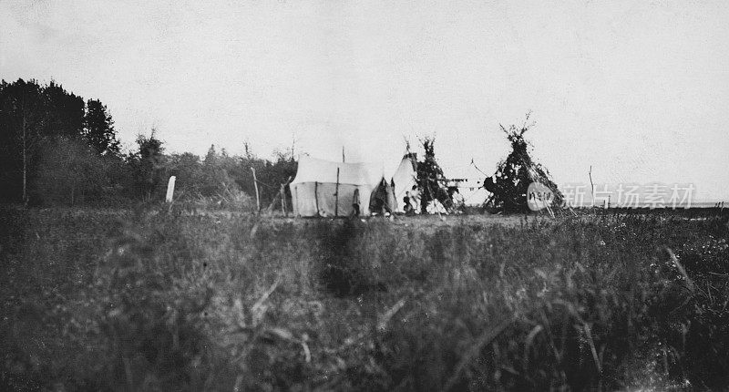 1913年，加拿大阿尔伯塔省桑迪湖的比格斯通克里族营地