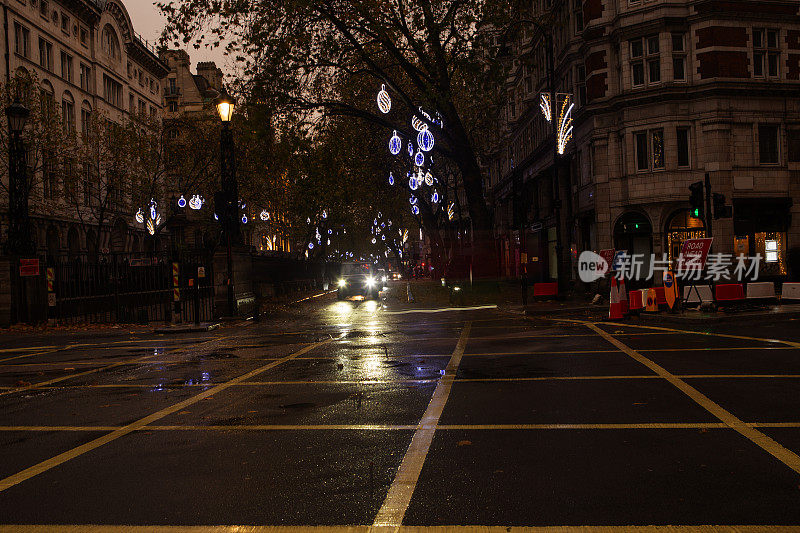 英国伦敦街头的圣诞彩灯