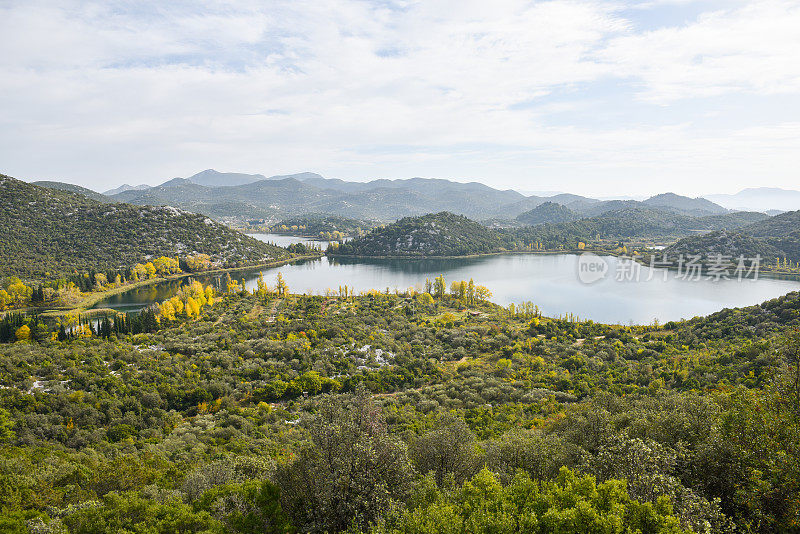 巴钦湖