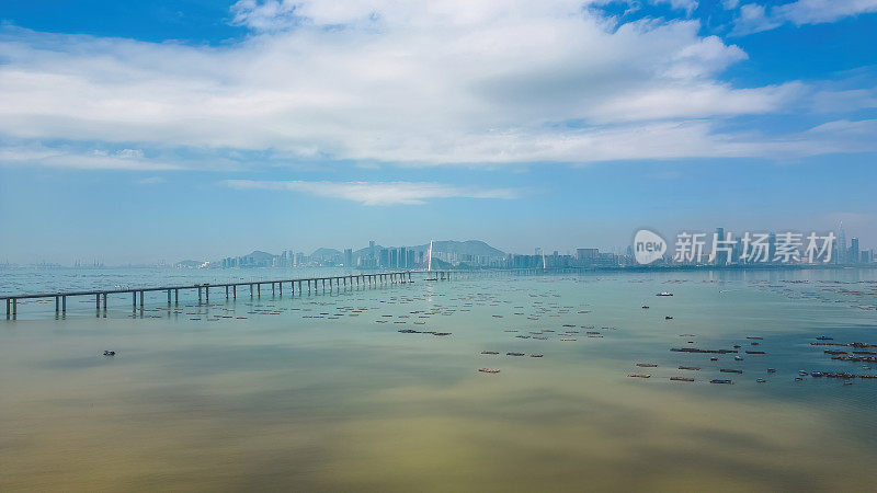 2023年2月18日，连接深圳和香港的深圳湾大桥