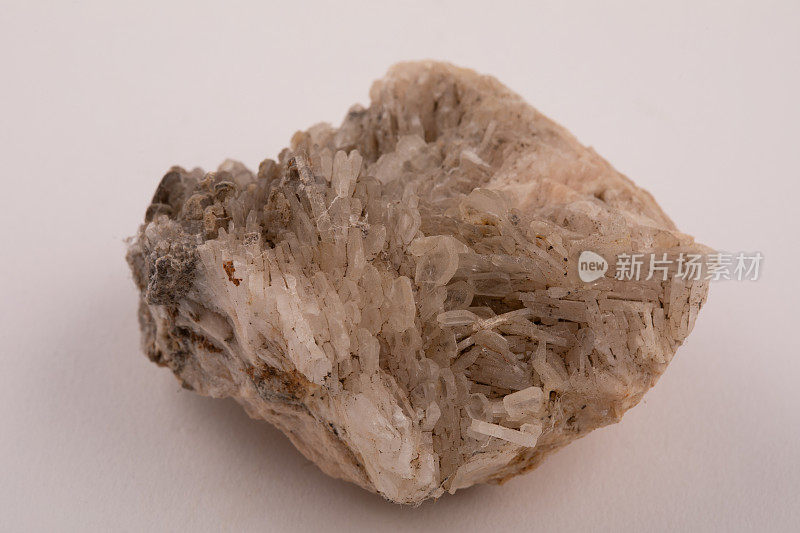 结晶重晶石或重晶石矿物样品