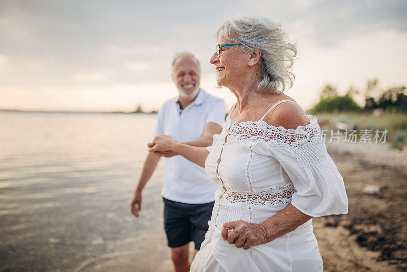 幸福的老夫妻