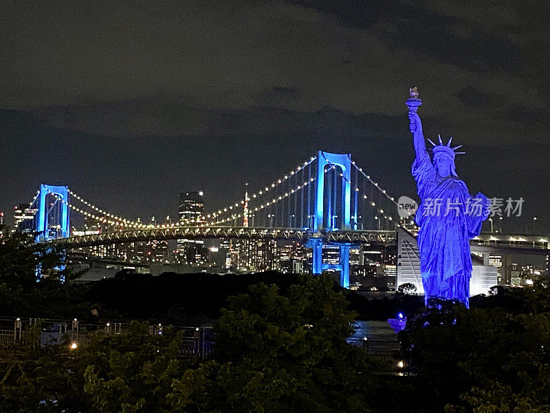 日本-东京-台场区-以及彩虹桥上的景色