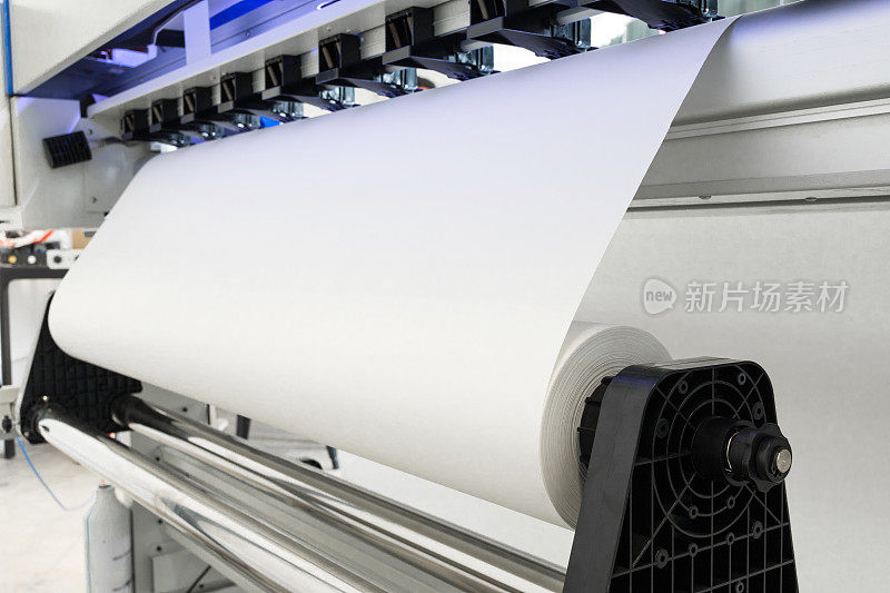 纸张卷在大型打印机格式喷墨机的工业业务。