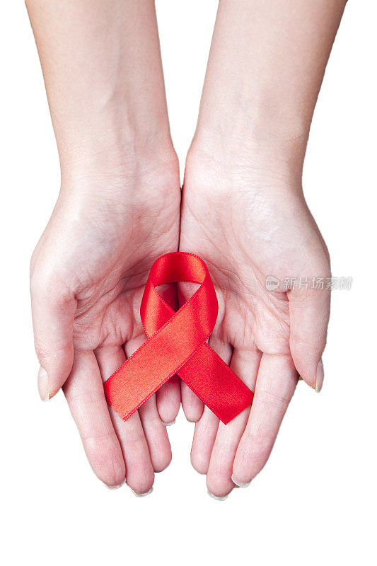 手握红色的艾滋病宣传丝带