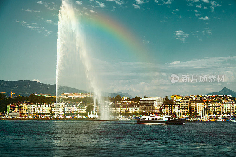 著名的彩虹喷水池在日内瓦湖