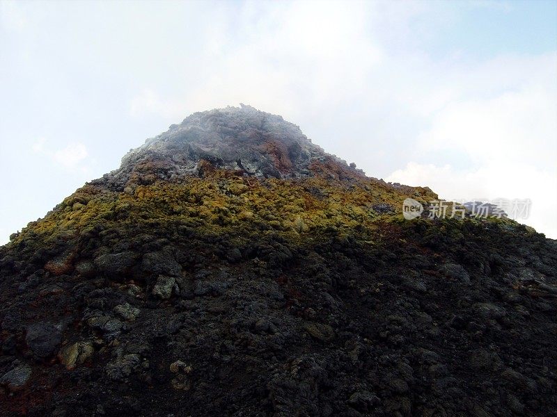 危地马拉帕卡亚火山山顶