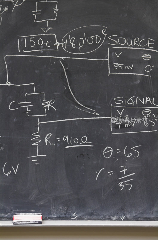 黑板上的电气图