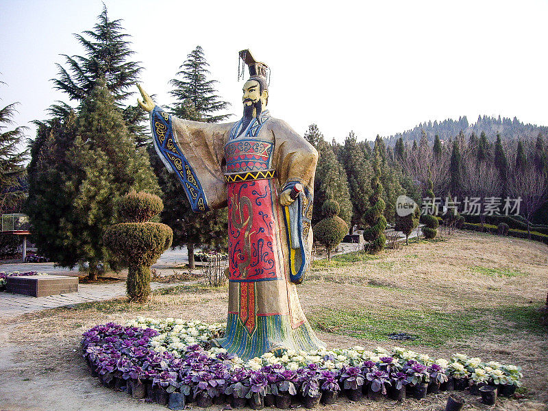 秦始皇的雕像在他的陵墓，西安，中国