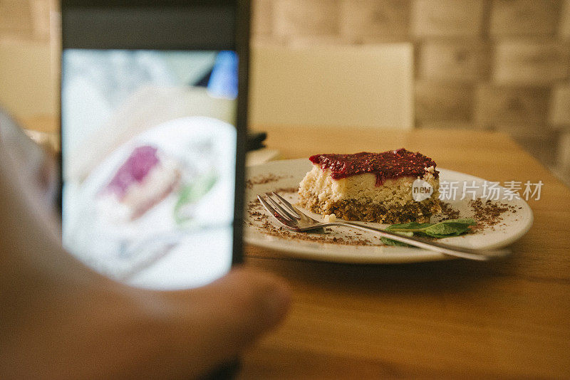 用智能手机拍摄美味蛋糕