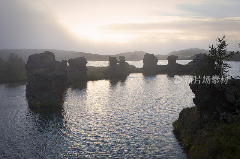 冰岛Myvatn湖的Hofdi岩层