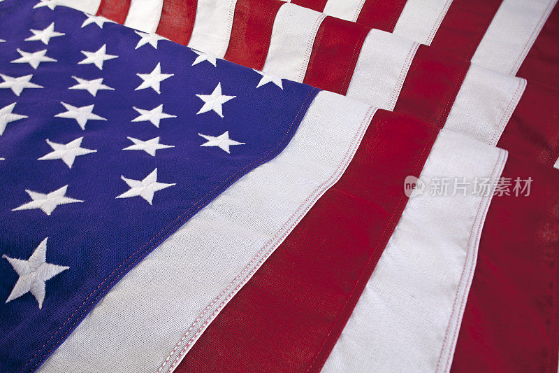 美国国旗的红白蓝-折叠的观点