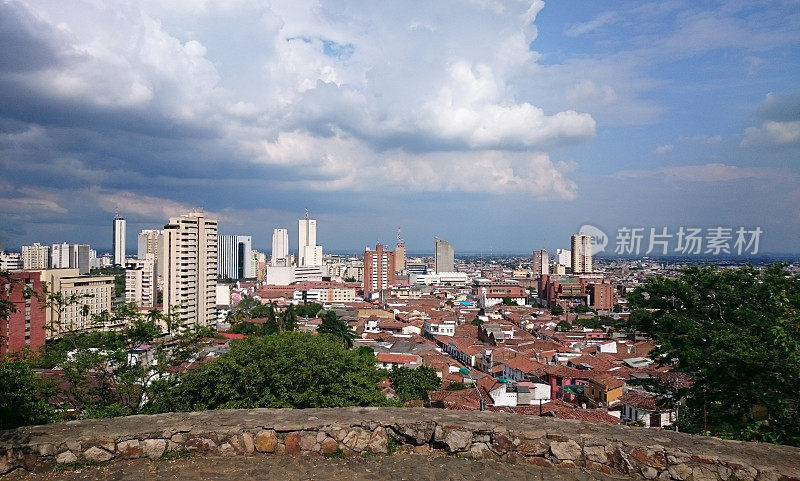 哥伦比亚卡利市，一个阳光明媚的日子