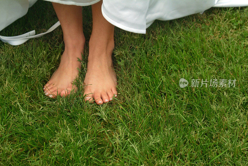 新娘–裸脚