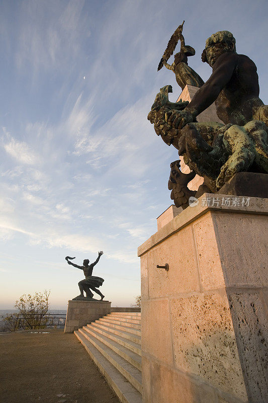 布达佩斯纪念碑