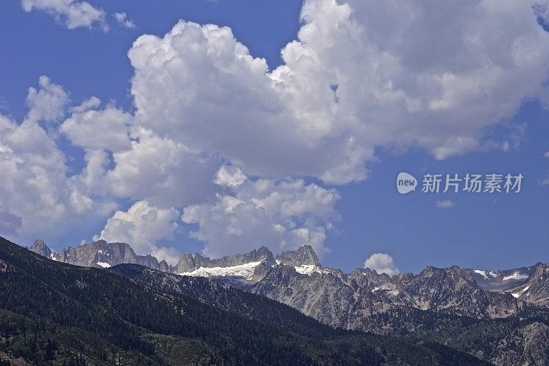 高约塞米蒂花岗岩