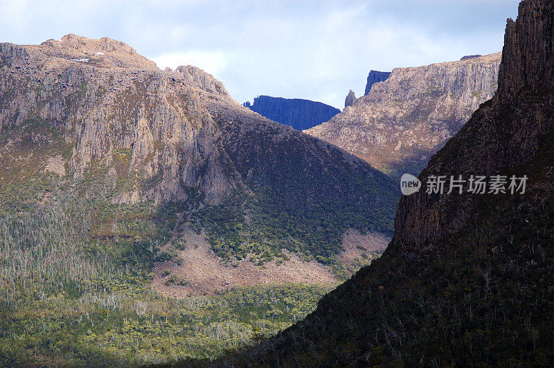 层山