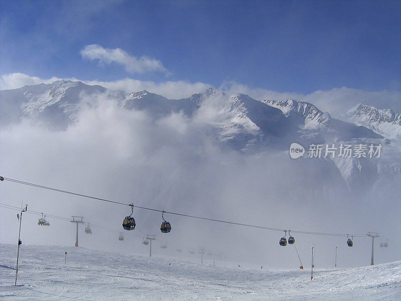 在奥地利滑雪