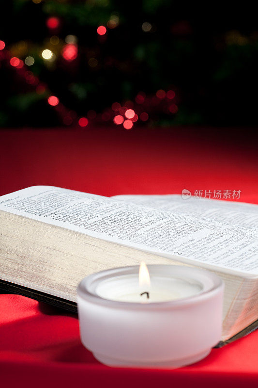 圣经，烛光和散焦光