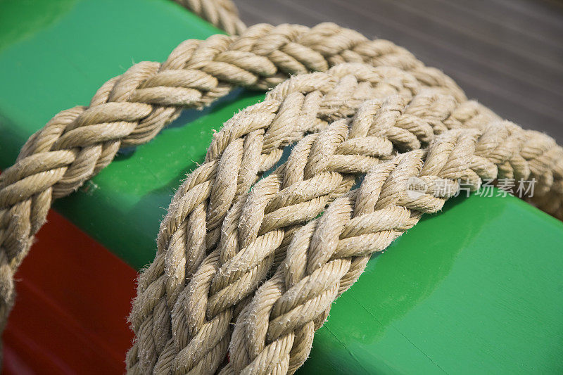 船的绳子