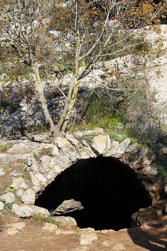 耶路撒冷附近的古水井