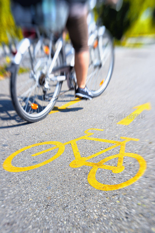 自行车在自行车道