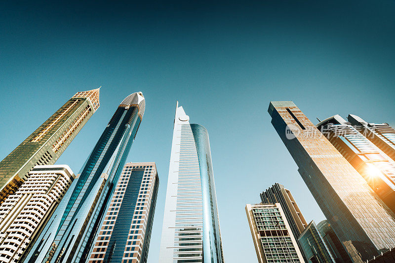 迪拜的现代迪拜摩天大楼
