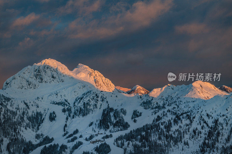 冬季观看加特纳科菲尔山，纳斯菲尔德，卡尼阿尔卑斯山，奥地利