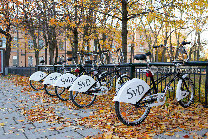 在斯德哥尔摩出租的自行车停车场