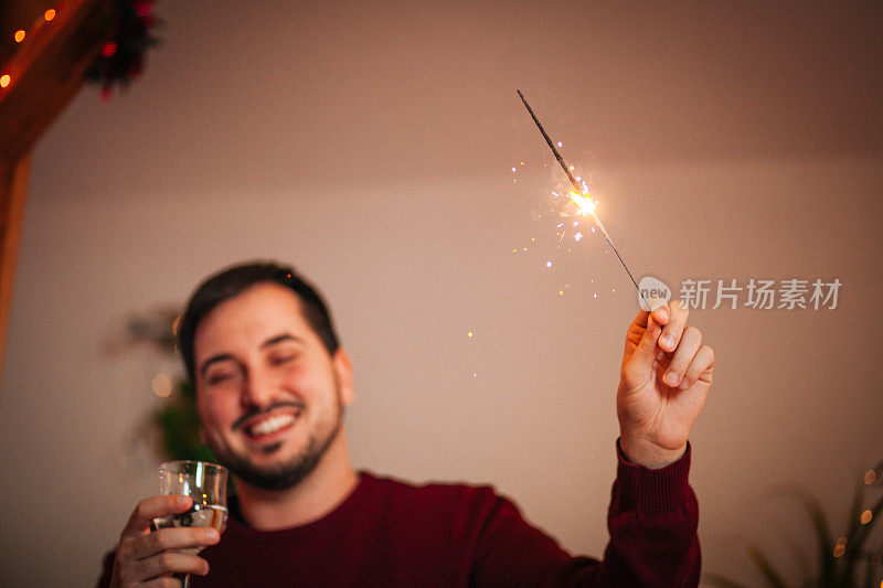 一个人庆祝新年