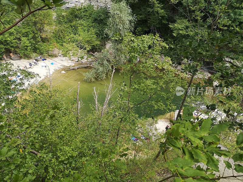 自然泳池Montone河，圣贝内代托在阿尔卑斯，艾米利亚罗马涅