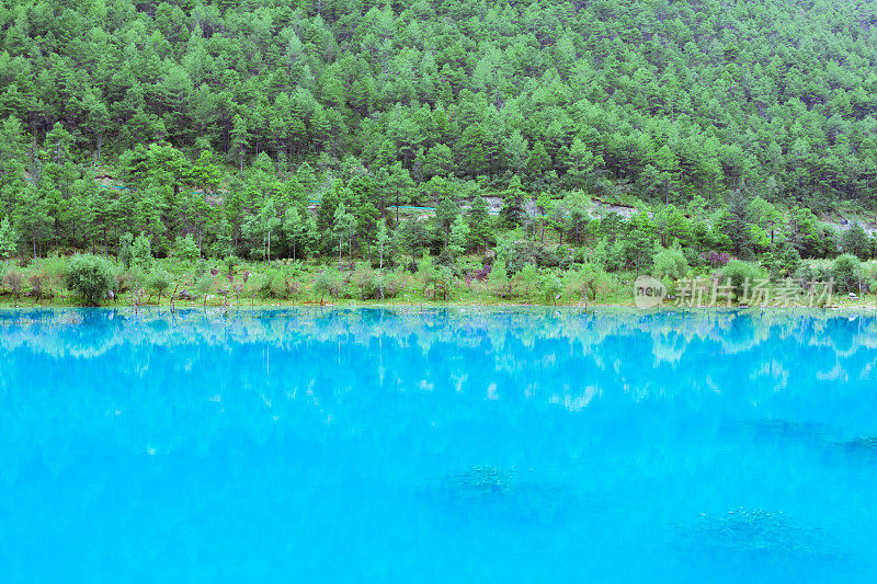 蓝月谷蓝湖水，蒂芙尼蓝湖水，泻湖