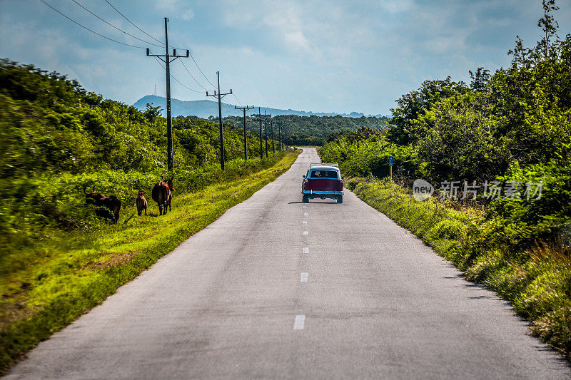 古巴特立尼达附近的乡村公路