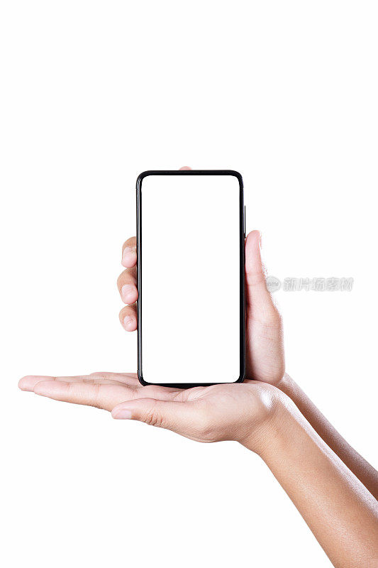 女性手呈现空白屏幕智能手机孤立在白色背景与剪辑路径