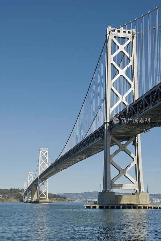 旧金山海湾大桥的悬索桥